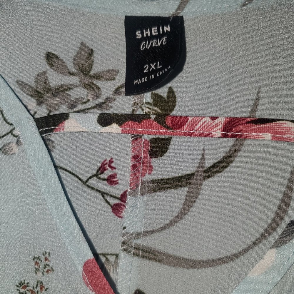 Spring Blouse - Picture 2 of 3